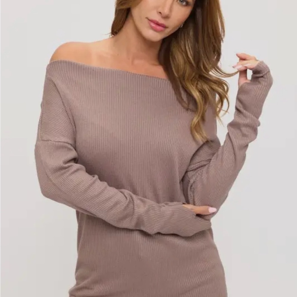 NWT AND Women's Off-Shoulder Sweater - Mocha